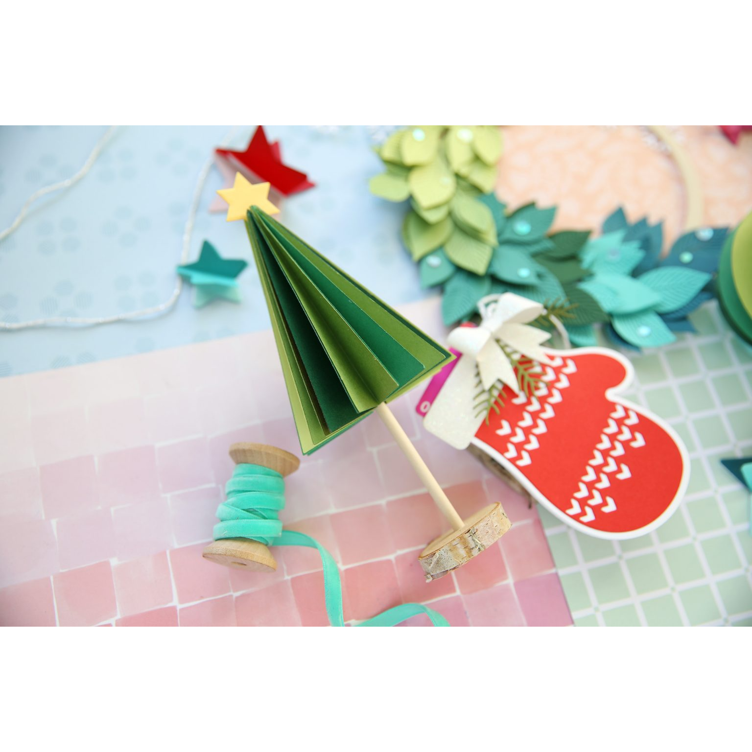Simon Says Stamp Trees And Stars Wafer Dies sssd112888c Season Of Wonder Christmas Decor | color-code:ALT02