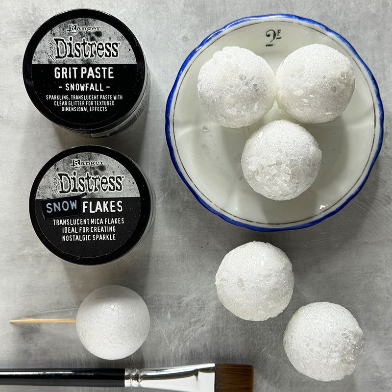 Tim Holtz Distress Mica Flakes Ranger tdr69140 Holiday Sparkle Snowballs | color-code:ALT10