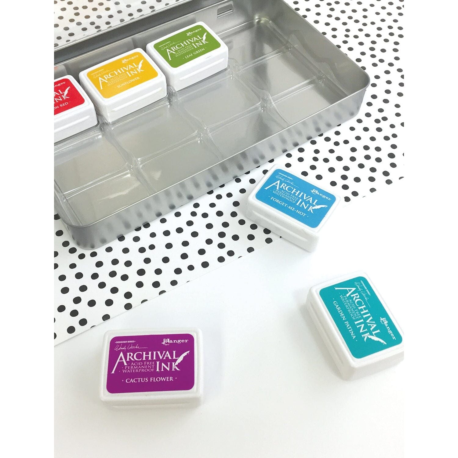 Ranger Mini Archival Ink Pads Storage Tin AIMA58434 tray close up