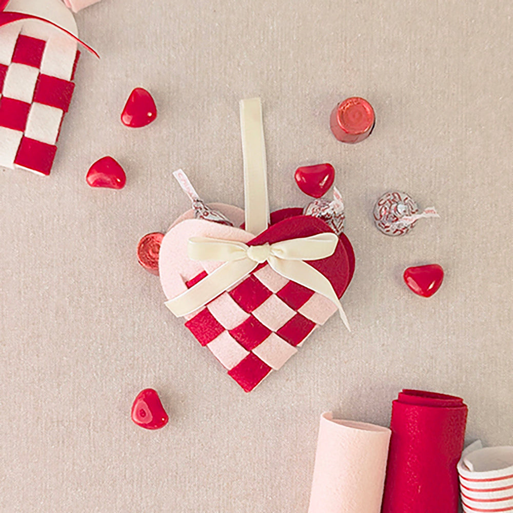 Benzie Design Nordic Woven Heart Deep Etch Die tded063 candy