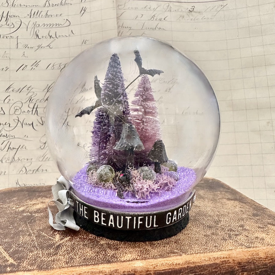Tim Holtz Flip Top Distress Paint Black Soot Ranger TDF52937 Garden Display Dome | color-code:ALT999