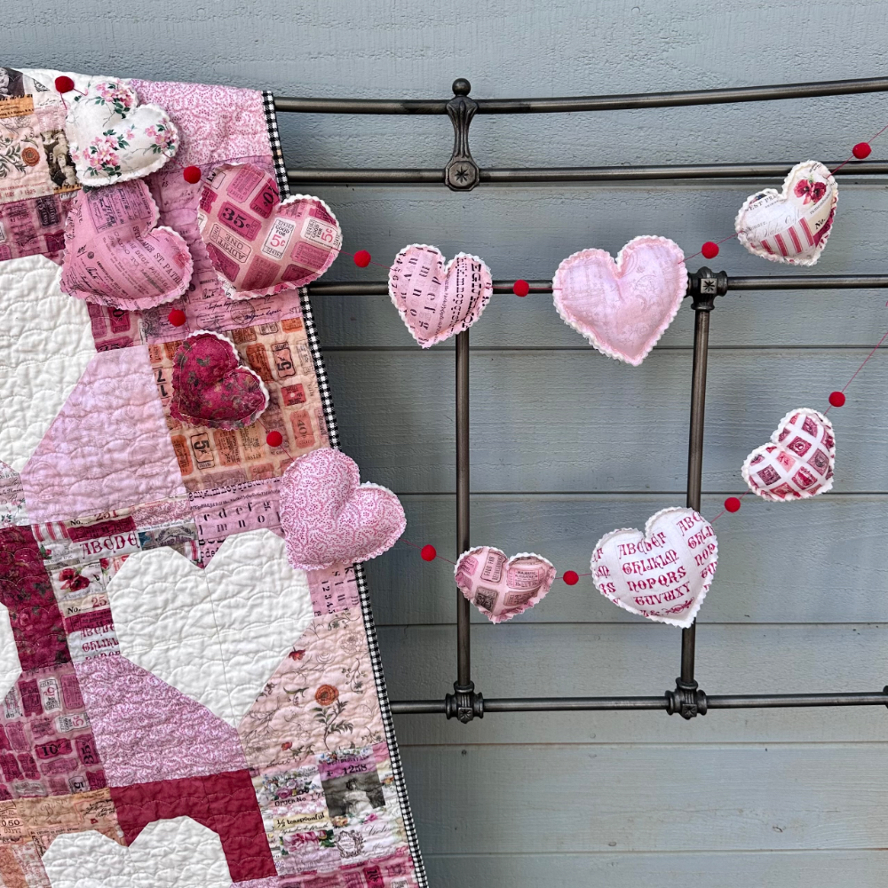 Tim Holtz Fabric Palette Red Bundle of 10 Fat Quarters Heart Banner | color-code:ALT05
