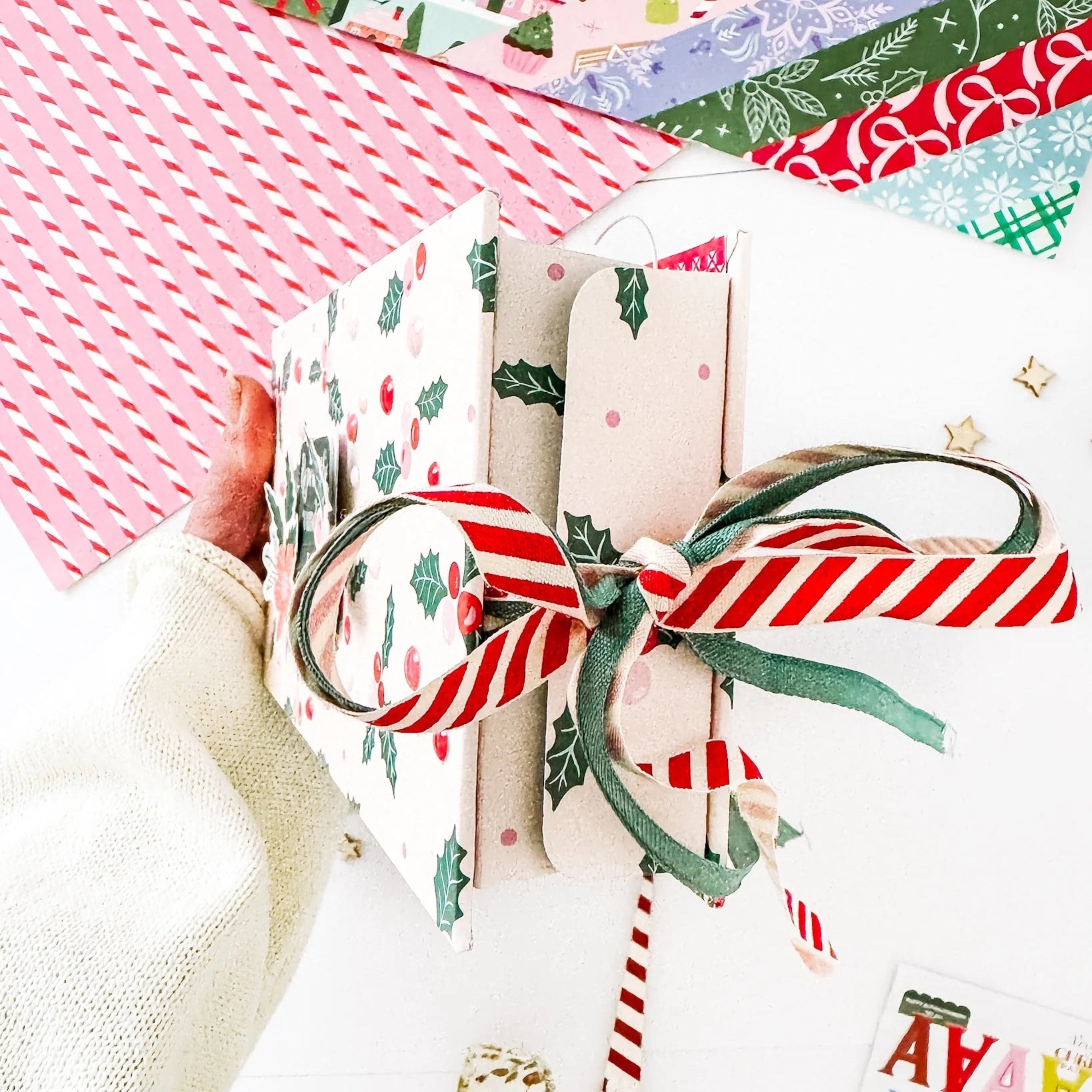 Pinkfresh Studio Very Merry Christmas Puffy Stickers 297625 Christmas Mini Album | color-code:ALT01