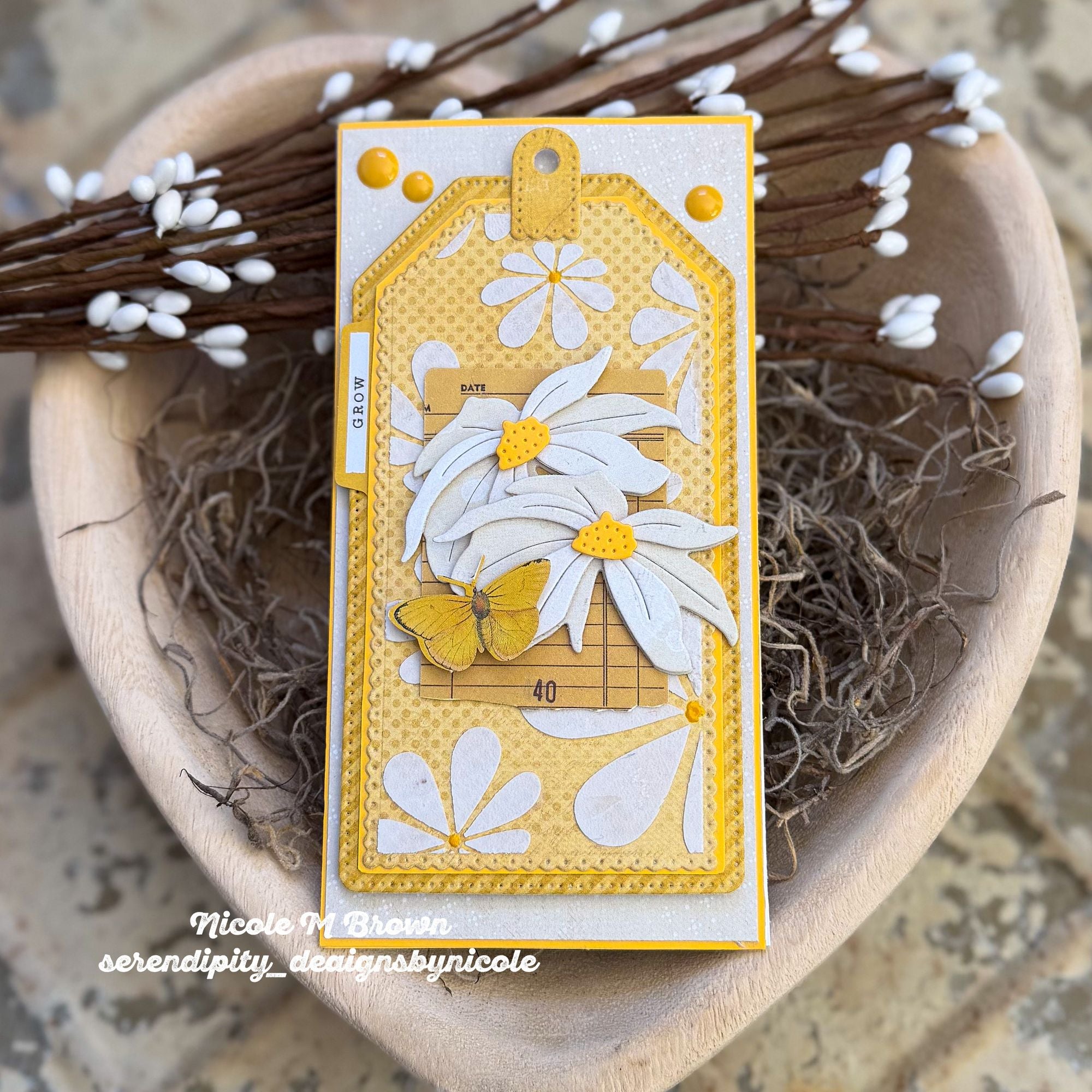 Simon Says Stamp Stencil Retro Daisies 1103st Beautiful Moments Tag Card