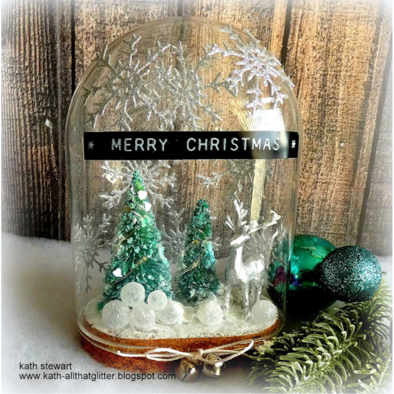 Tim Holtz Sizzix SCRIBBLY SNOWFLAKES Thinlits Dies 665582 snowglobe | color-code:ALT01