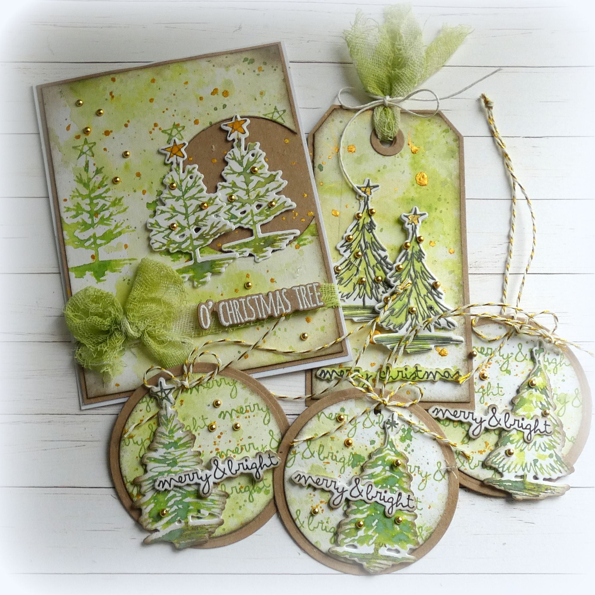 Tim Holtz Scribbly Christmas Stamps with Simon Says Stamp Dies Bundle setsc25 Christmas Card and Tags | color-code:ALT01